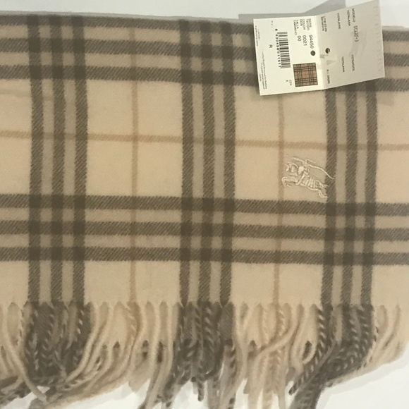 NWT Burberry Wool Scarf - Picture 1 of 5